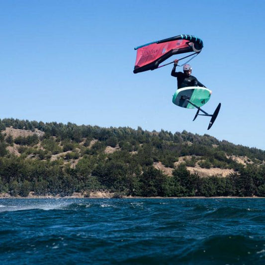 Einführung in Wingfoiling – Wie schwierig ist Wingfoil wirklich?
